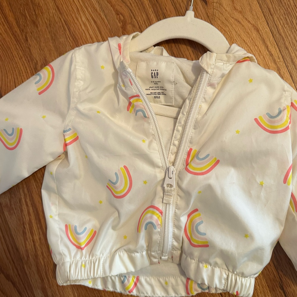 Baby GAP 3-6 m White Jacket with Rainbow Design never worn